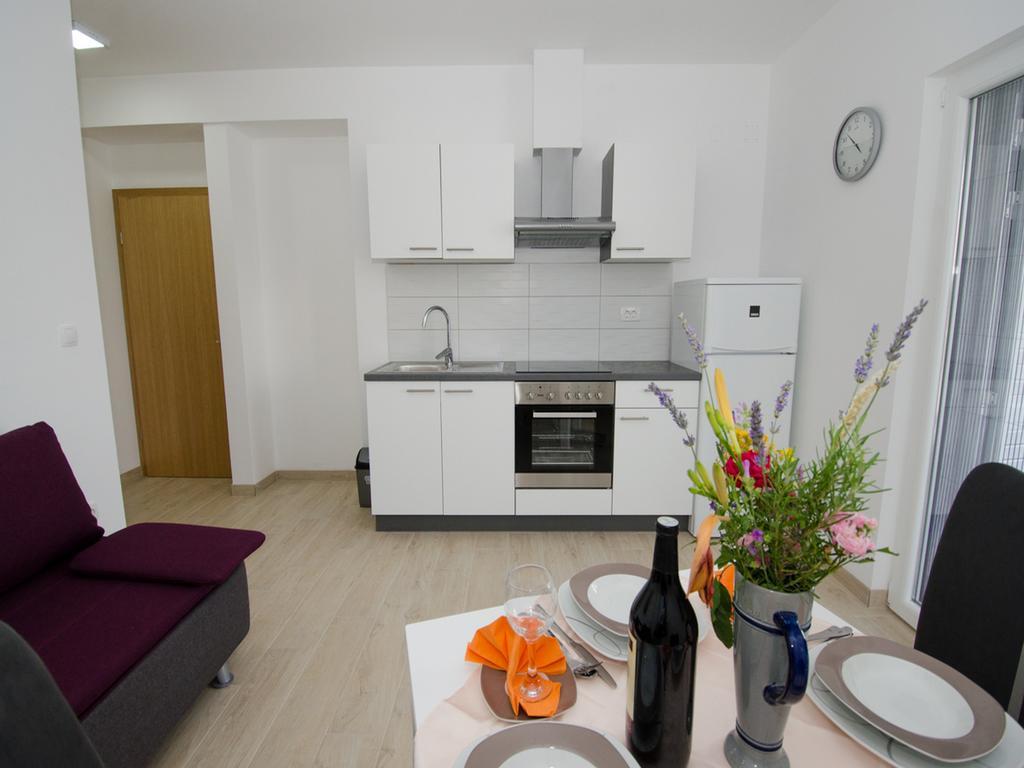 Apartments Vesela Janjina Extérieur photo